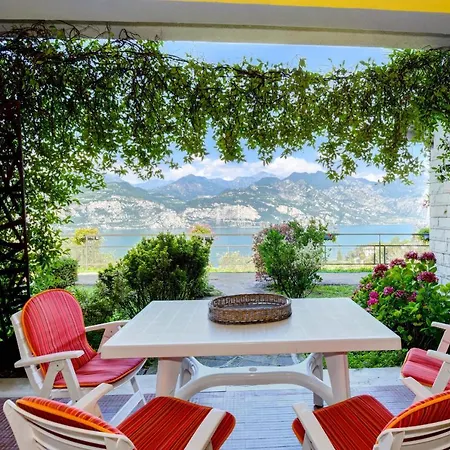 Garden View Apartment *